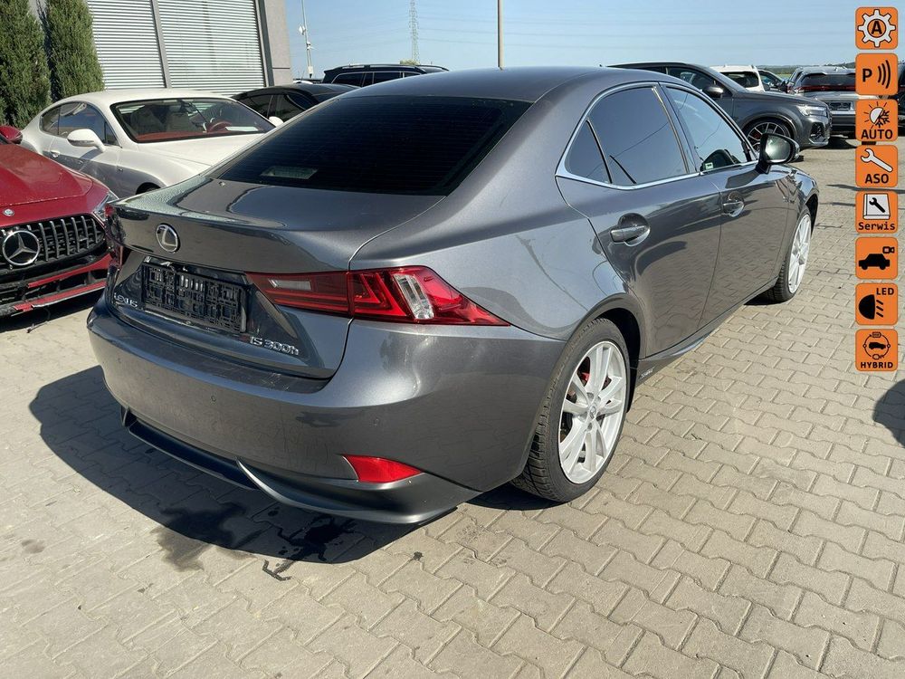 Lexus IS III 300h Comfort 2014