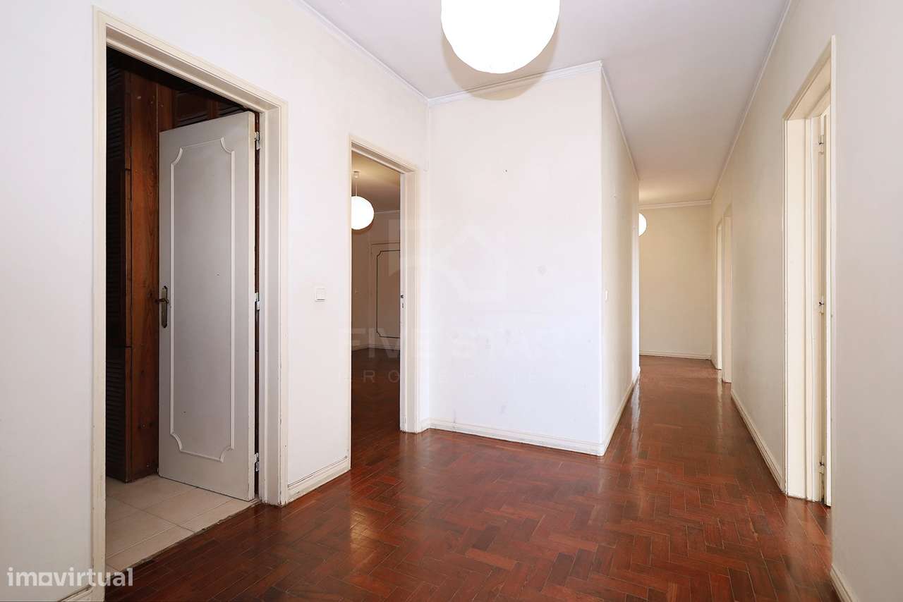 T4 Duplex - Parede - Vista Mar - Varanda - Garagem - Para Renovação-7