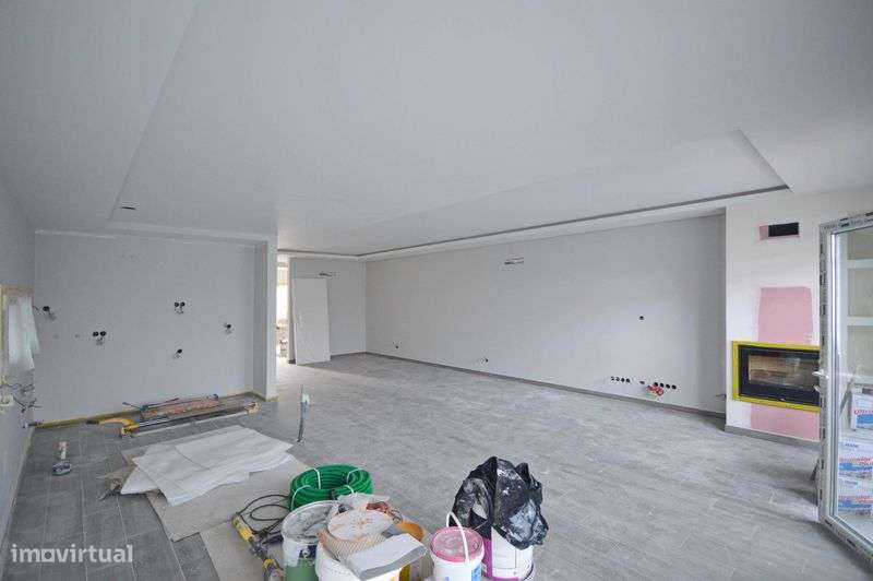 Moradia Nova GeminadaT4 com piscina der 225 m2 em lote de 500 m2 - Grande imagem: 5/11