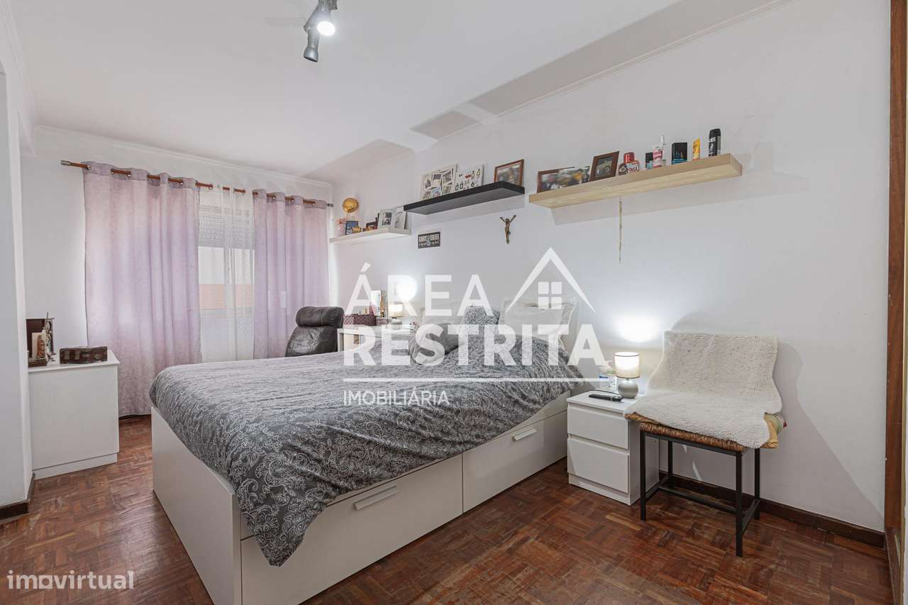 Apartamento T3 transformado em T2 no Seixal, Arrentela-10