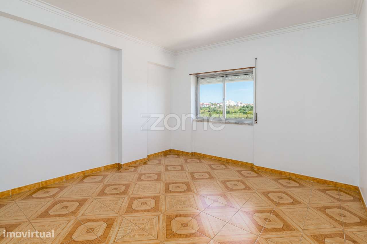 Apartamento T2 em Paivas, Amora-12