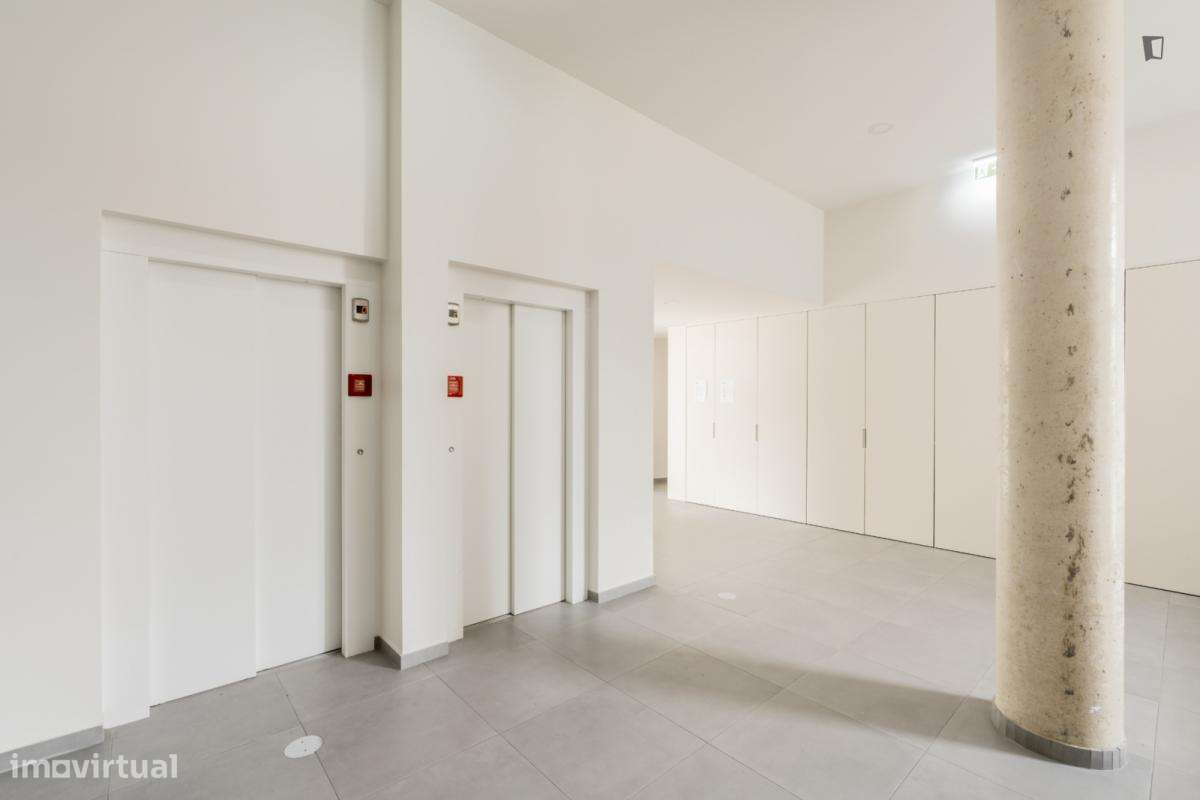 Estúdio - localizado em Cedofeita Porto - Grande imagem: 2/10