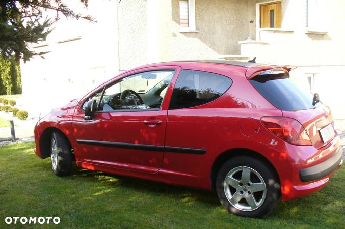 Peugeot 207 1.4 16V Trendy - 5