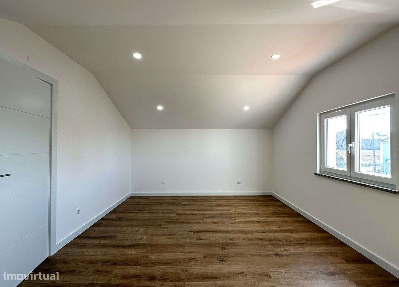 Espaçosa Moradia V4 com piscina - Coimbrã / Peniche-34