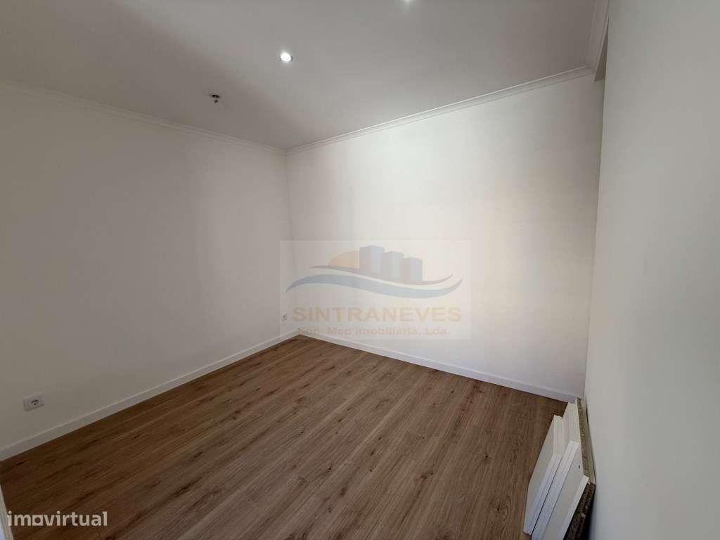 Apartamento T3 Fantástico e Totalmente Remodelado ao Pé da Igreja P...-9