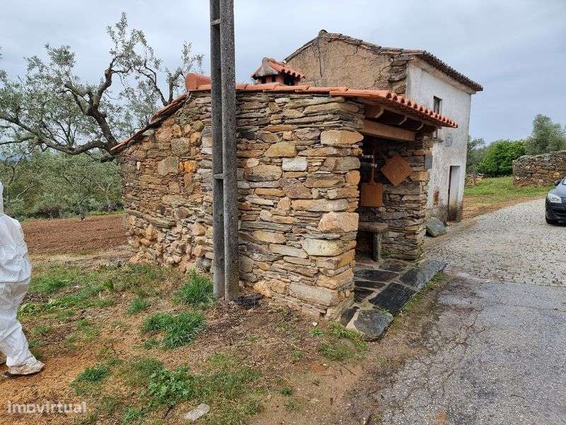 Moradia Para Reabilitação Total + Terreno De 760 m2 Castelo Branco - Grande imagem: 5/9