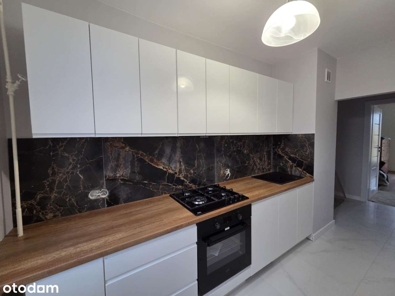 Mieszkanie dwupokojowe z loggią, os. Teklin. Polecam!-0