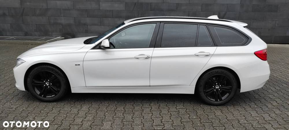 BMW Seria 3 318d Touring Sport Line - 36