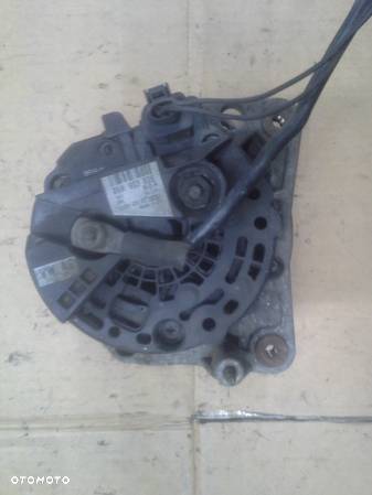 Skoda Octavia 1.4 16v alternator Bosch 90A 06A903026  0124325137 - 6