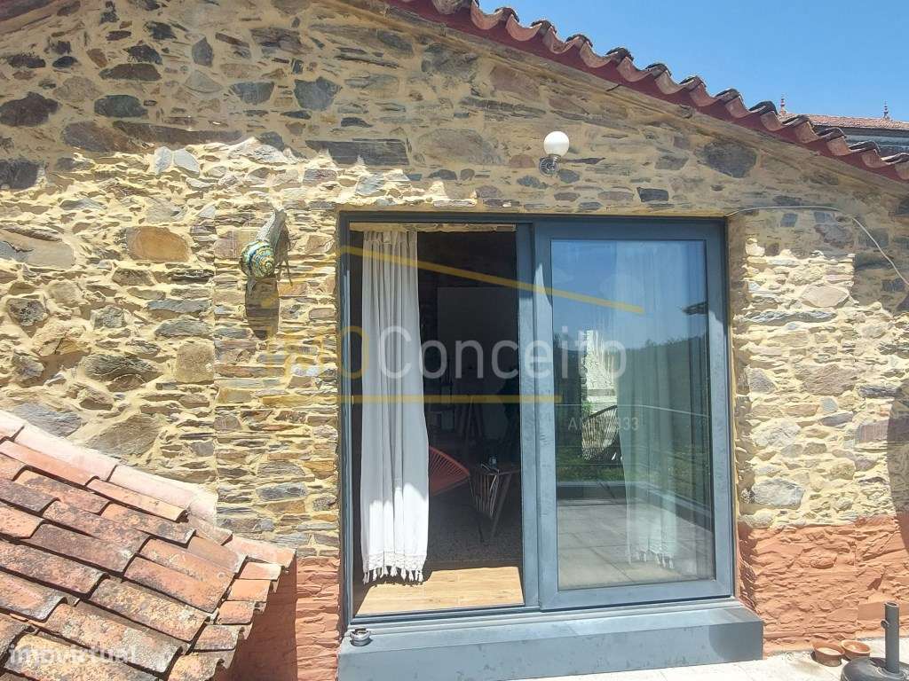 Alojamento local|| Moradia T3|| 2 pisos|| Castanheira de pera||-40
