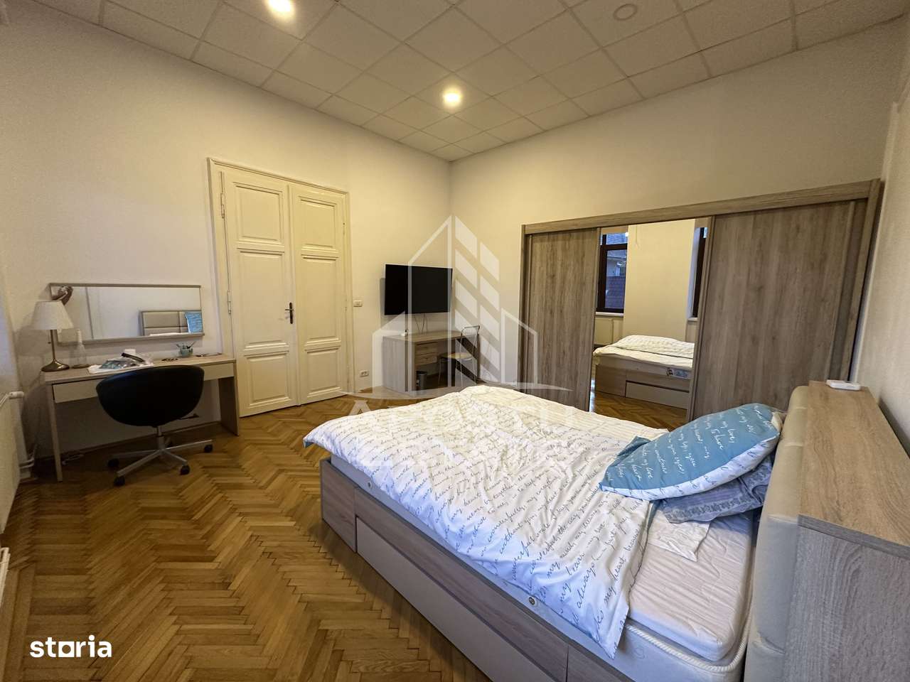 Apartament cu 2 camere, ultracentral, la etajul 1 in cladire istorica. - Imagine principală: 2/10