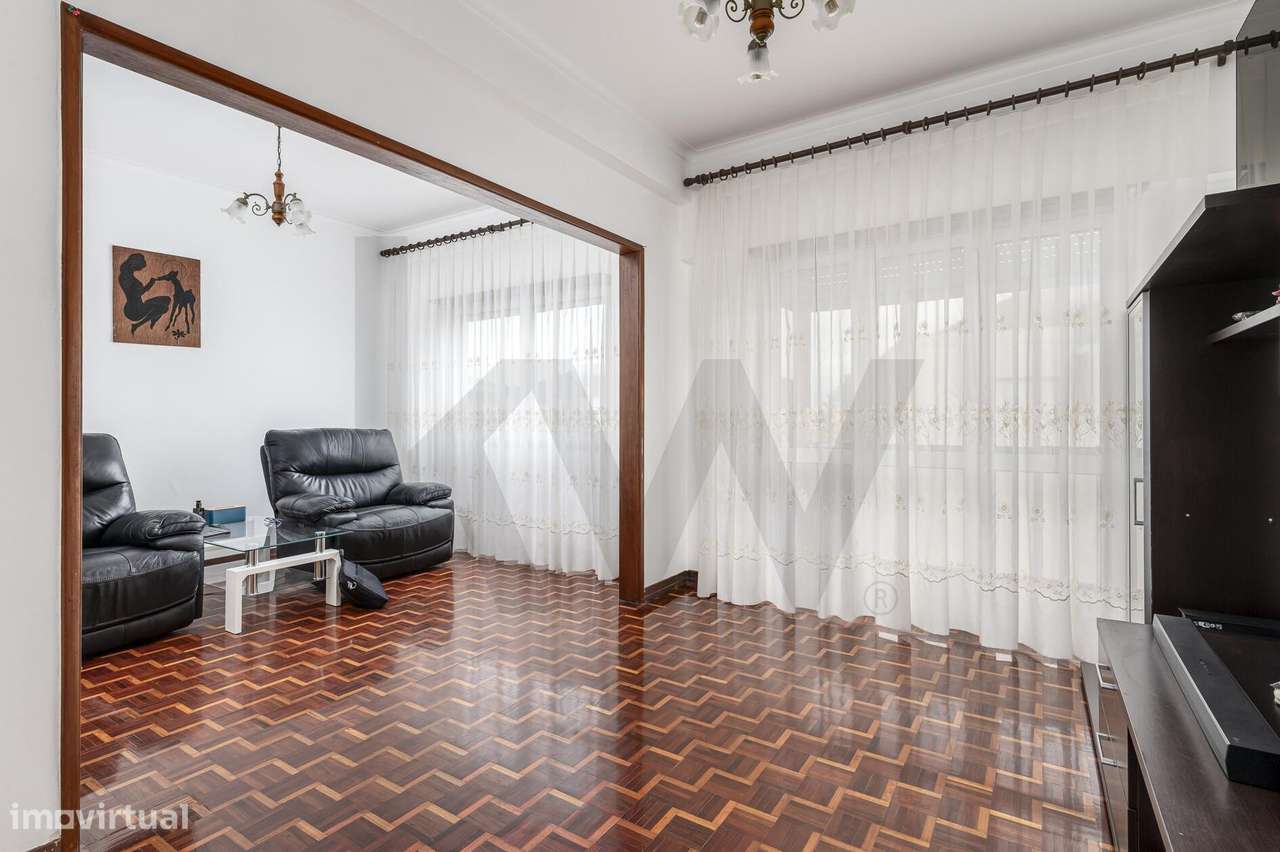 Apartamento T2 no Casal do Marco – Conforto, Luminosidade e Excelente-18