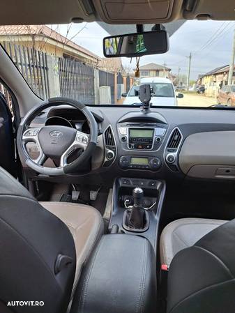 Hyundai ix35 2.0 MPI 4WD GLS Premium+ - 10