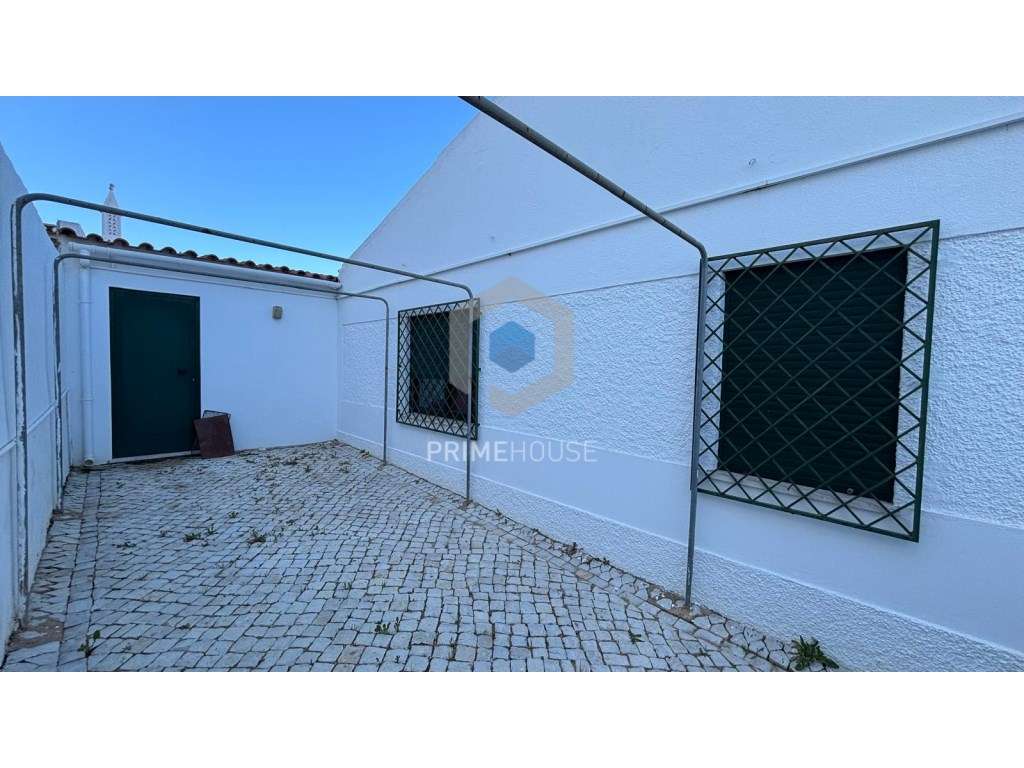 Moradia com Potencial Único para Viver ou Investir em Alvor - Algarve - Grande imagem: 5/42