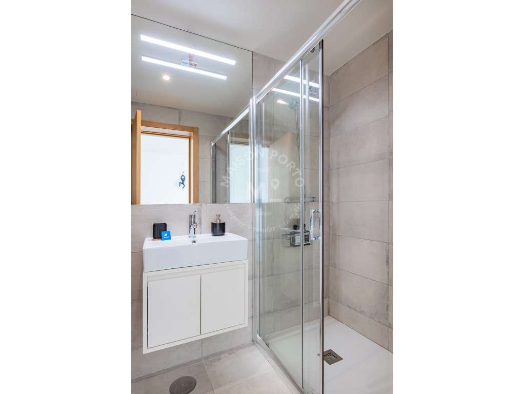 Apartamento T1 com Varanda Totalmente Equipado e Mobilado no Bonfim...-12