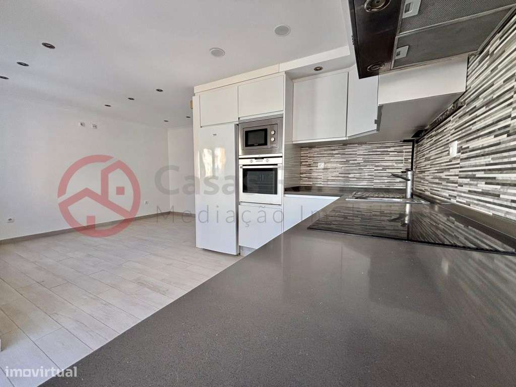 Apartamento T3 remodelado nas Barrocas em Almada - Grande imagem: 4/22