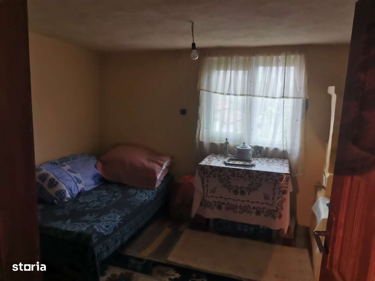 Casă din cărămidă, 6 camere, teren 7000mp, acces asfaltat - Imagine principală: 5/11