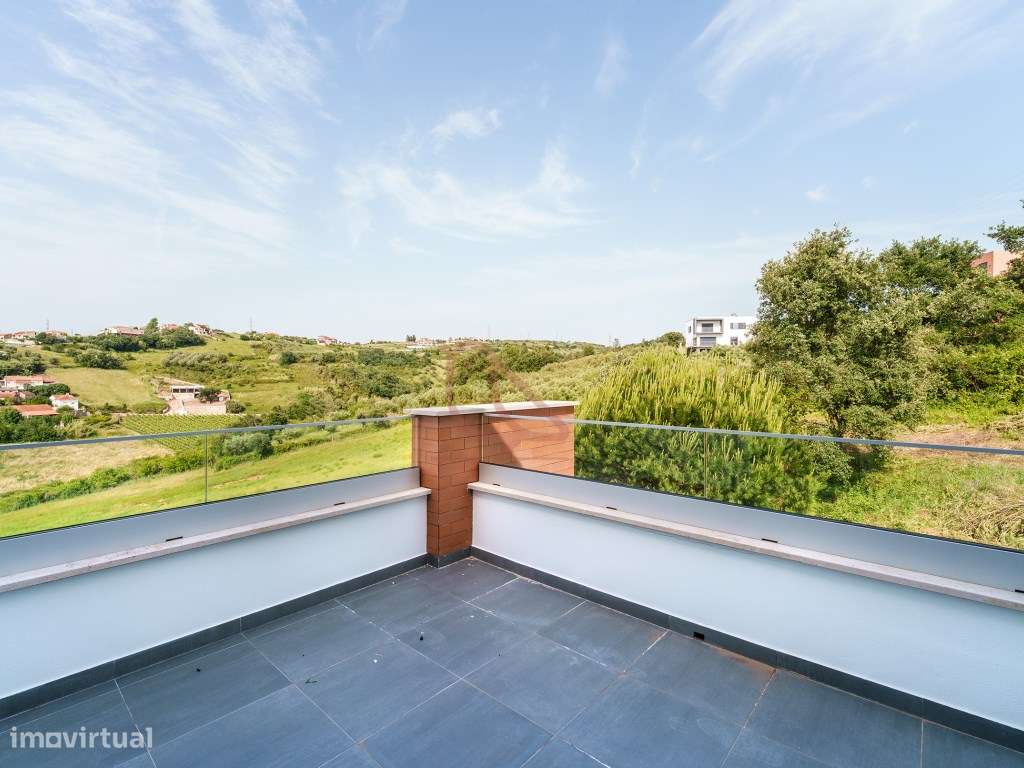 Moradia Isolada T4 Contemporânea com Jardim e Acabamentos Premium -...-40