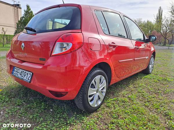 Renault Clio 1.2 16V 75 Collection - 6