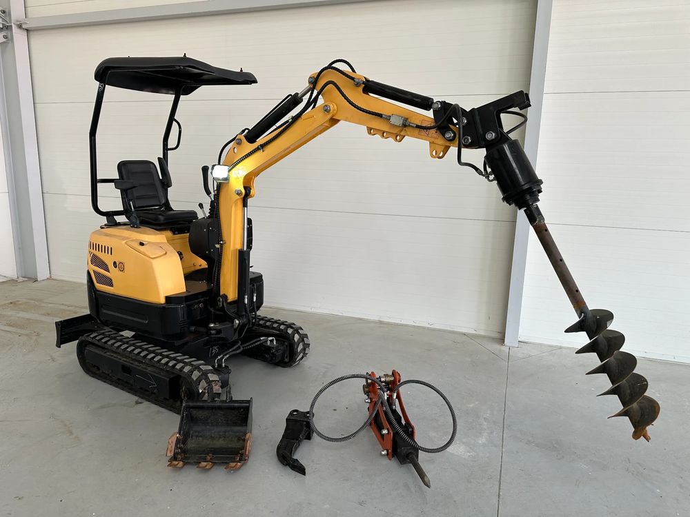 Nowa minikoparka saao se10 2023