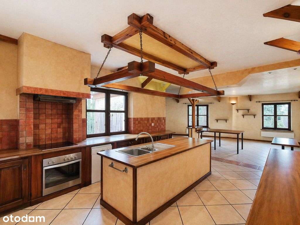 Budynek gastronomiczy i dom mieszkalny-10