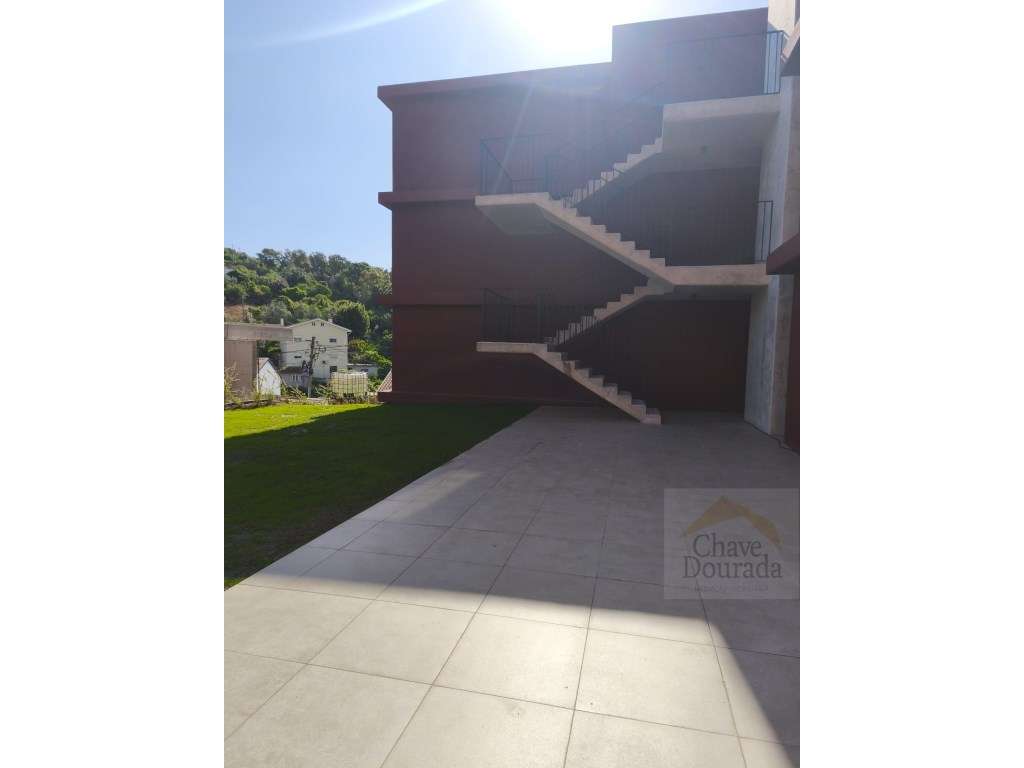 Apartamento T2 de luxo a estrear no Alto de São João-17