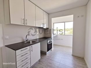 Apartamento 3 assoalhadas remodelado em Paio Pires 2º andar