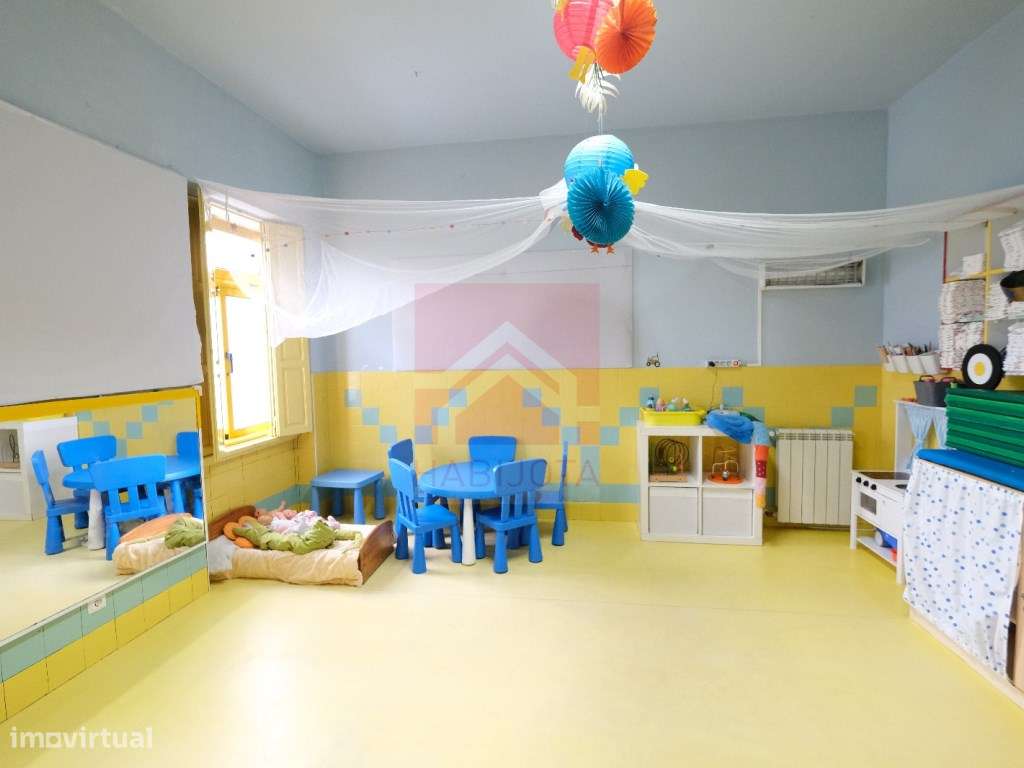 Prédio em Rio Tinto - Próximo à estação da CP e Metro da Campaínha - Grande imagem: 4/29