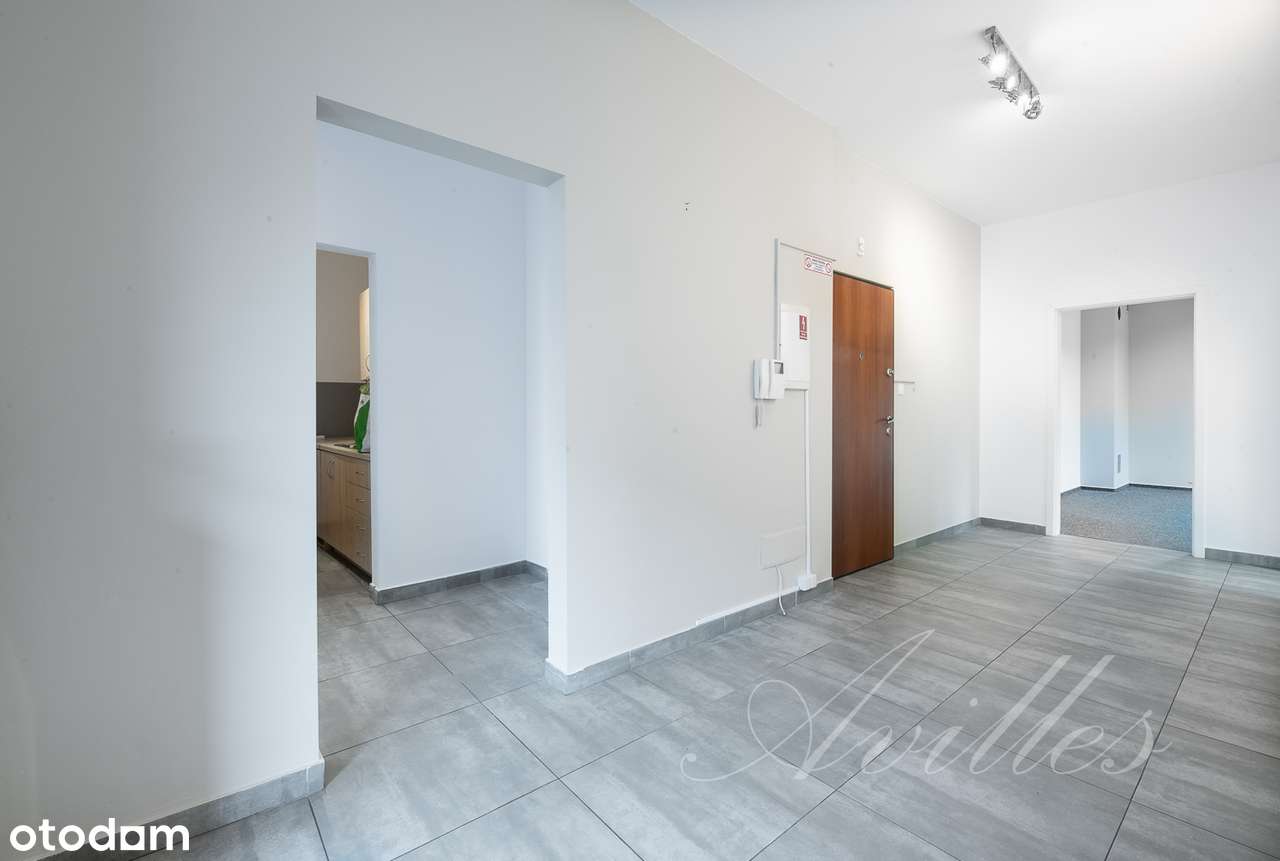 Przy Osi Królewskiej na mieszkanie lub biuro.-11