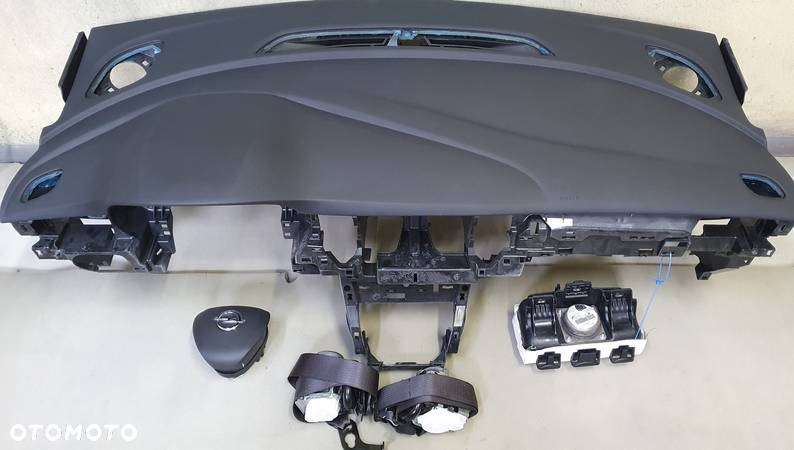 Opel Corsa F  Deska airbag konsola kokpit pas - 1