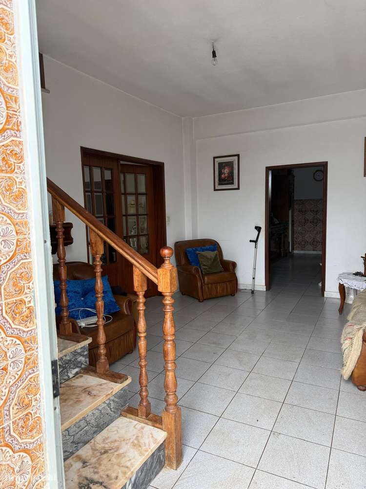 Moradia T4 c/Garagem e terreno com Armazém - Grande imagem: 3/49