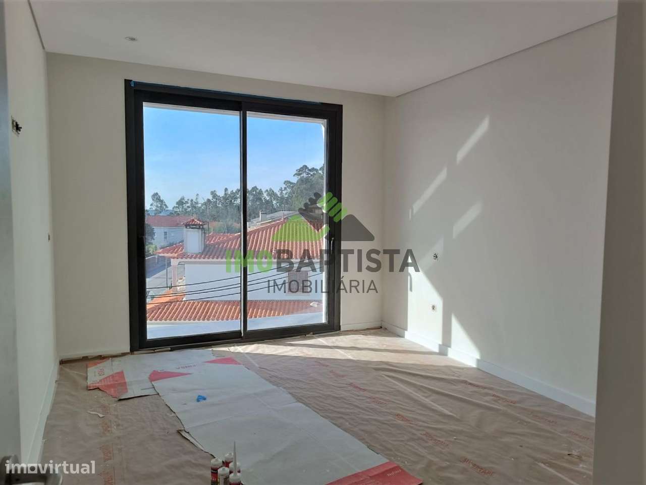 Moradia NOVA V4 no centro de Canedo-16