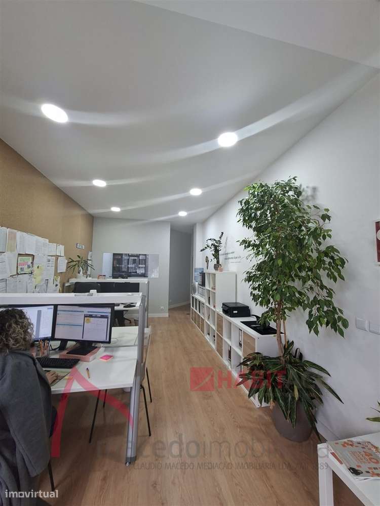 Escritório luminoso e funcional para arrendamento em Braga - Grande imagem: 5/6