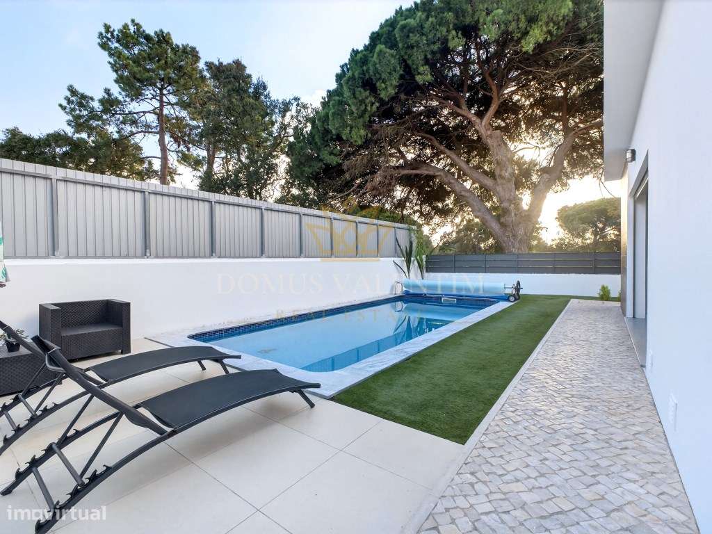 Moradia T4 em Oleiros, Azeitão - Conforto, espaço e tranquilidade!-3