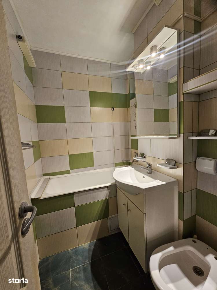 Ultracentral -parter , apartament cu trei camere, parcare-8