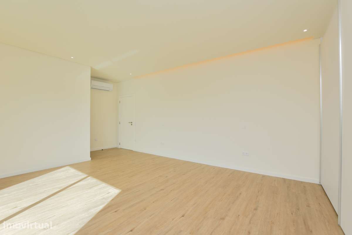 Moradia T4 c/ Certificação Energética A+ | Aveiras de Cima-36