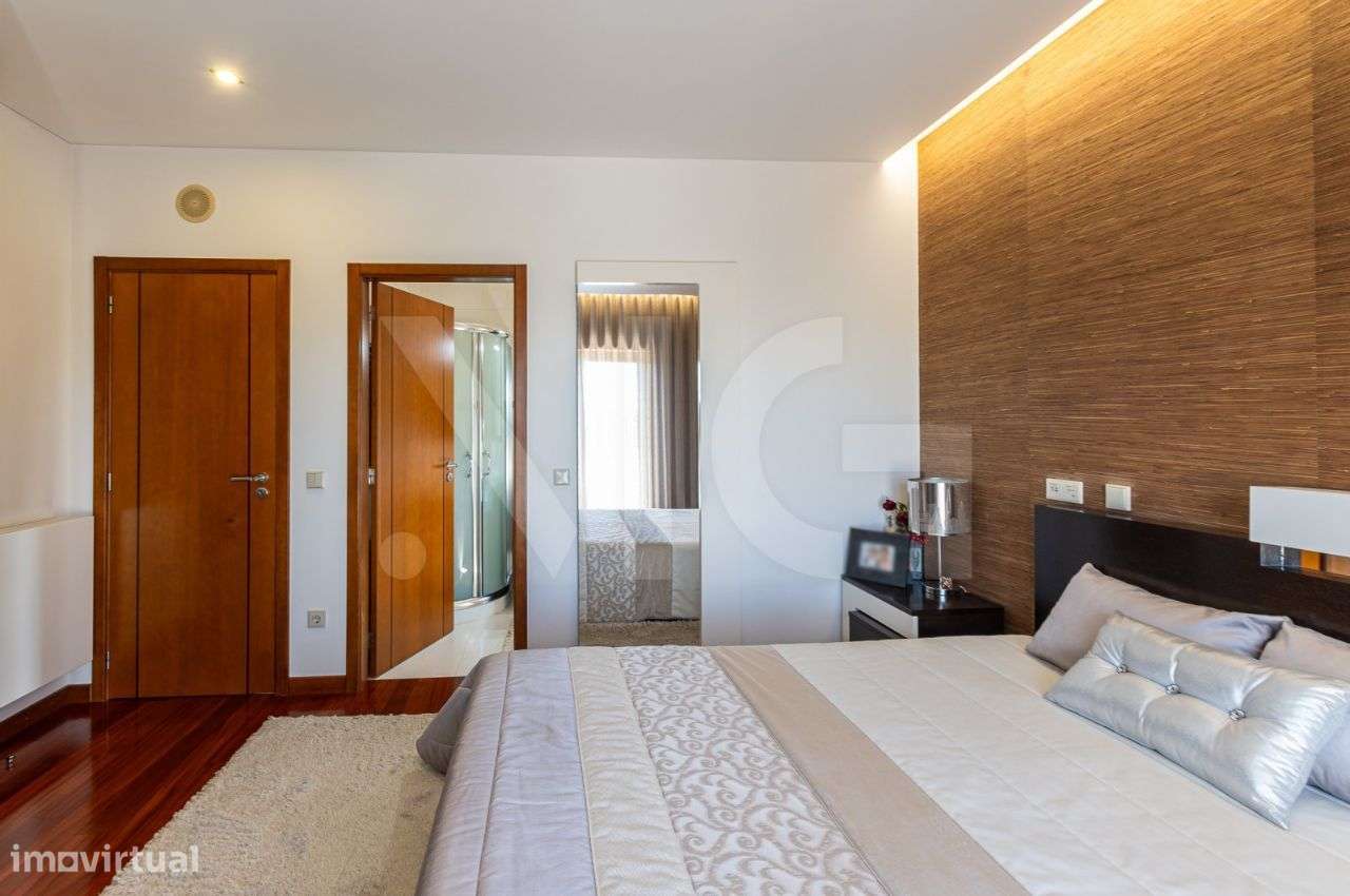 Moradia T3, com Varanda, jardins e Piscina em Felgueiras-59