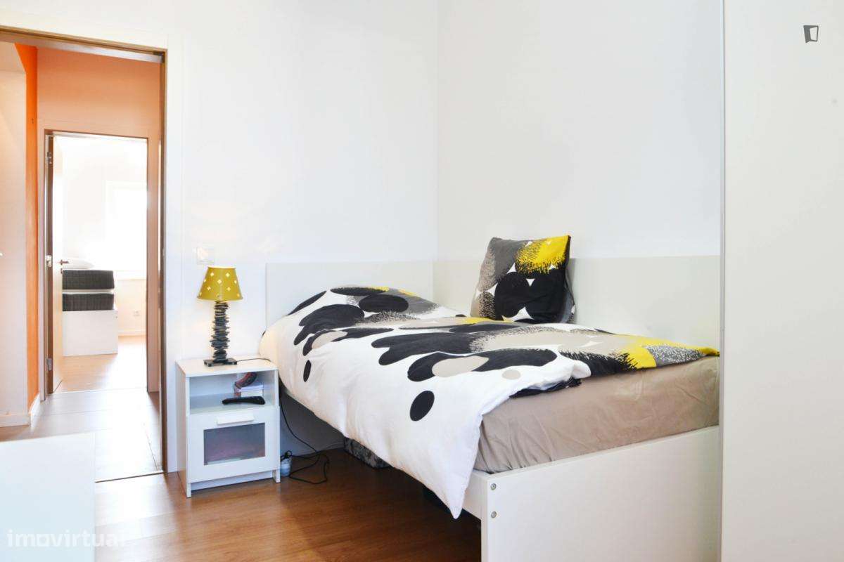 Quarto - localizado em Chelas Lisbon - Grande imagem: 2/10