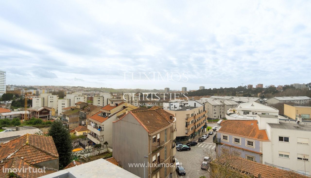 Penthouse com terraço, para venda, em Lordelo do Ouro, Porto