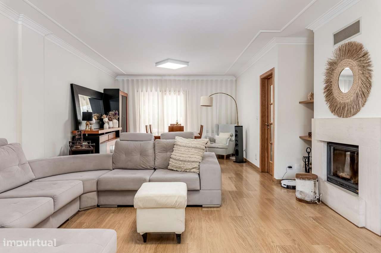 MORADIA ISOLADA T5 NA PÓVOA DE SANTA IRIA-11