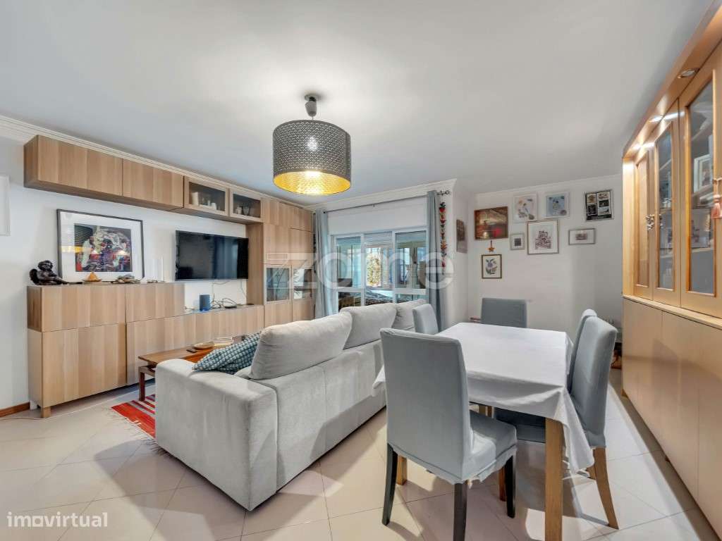 T3 com Terraço Privativo na Amadora-6