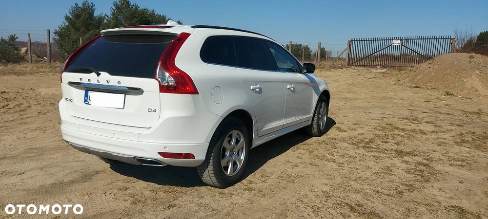 Volvo XC 60 D4 Drive-E Momentum - 4