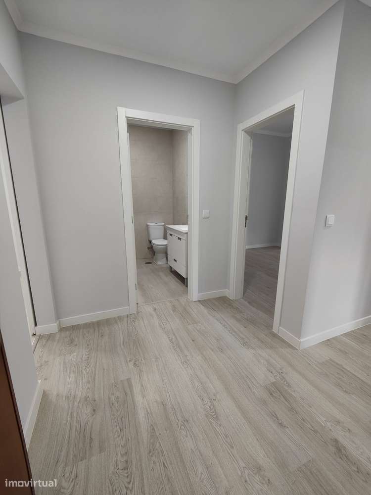 Apartamentos T2 totalmente renovados – Disponíveis de imediato - Grande imagem: 2/17