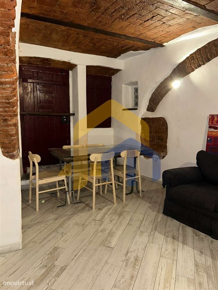 🏡 Moradia Térrea em Banda T2 no Centro de Estremoz-44