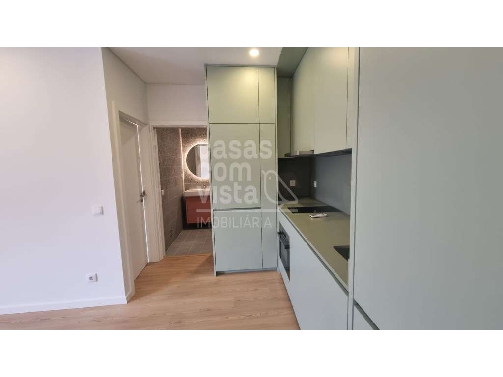 Apartamento T1 no Centro de Leiria Elegância Urbana, Design Moderno...-9