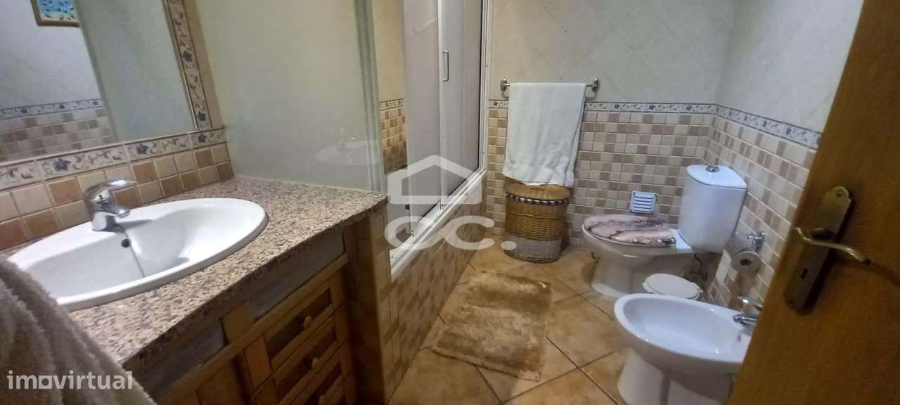 Moradia de 1º andar, boas áreas - Grande imagem: 5/39