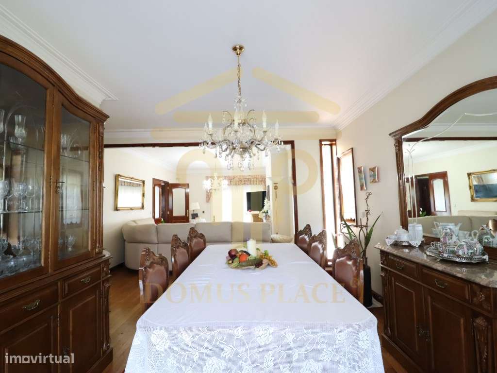 Moradia com Cave, Piscina e Terreno de 1878m² - Lavra
Vendida tota...-7