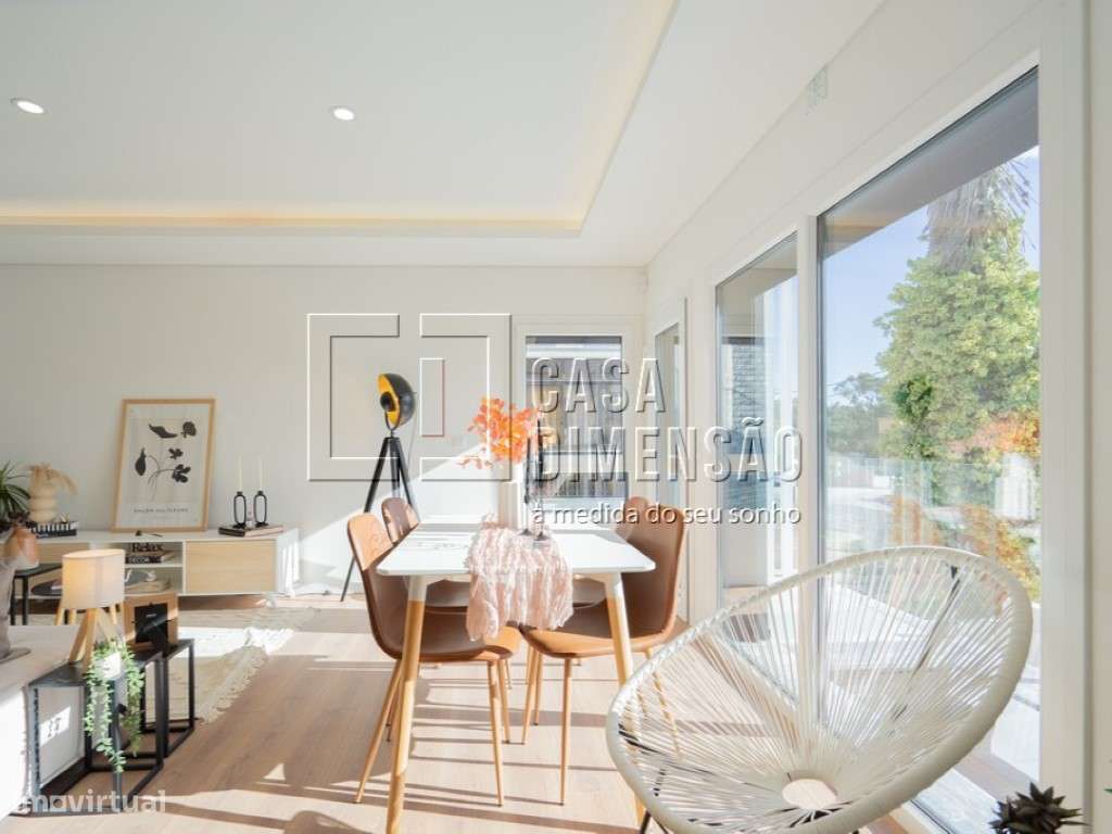 Moradia de tipologia T4+2 na melhor zona da Sobreda, com Piscina, G...-16