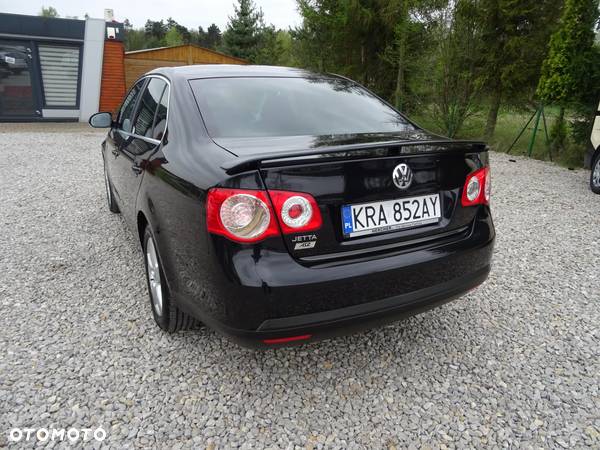 Volkswagen Jetta 1.6 United - 6