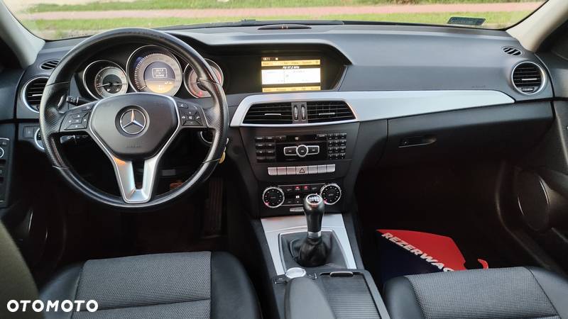 Mercedes-Benz Klasa C 220 CDI BlueEff Edition Avantgarde - 12